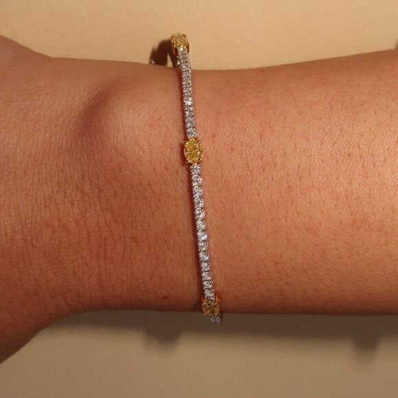 tennis bracelet  - Picture 1 of 6